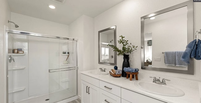 Photo - Beautiful Roseville Home! Please read entire ad for viewings!