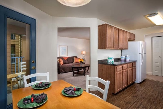 Dickey Hill Forest Apartments