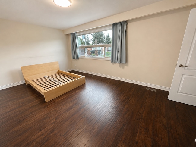 Building Photo - 41 Woodville Av