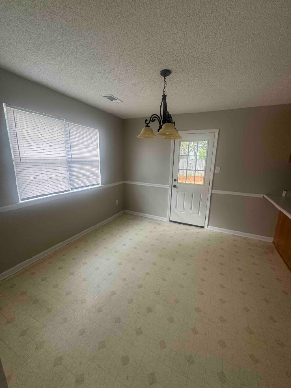 Photo - 210 Chadwyck Cir