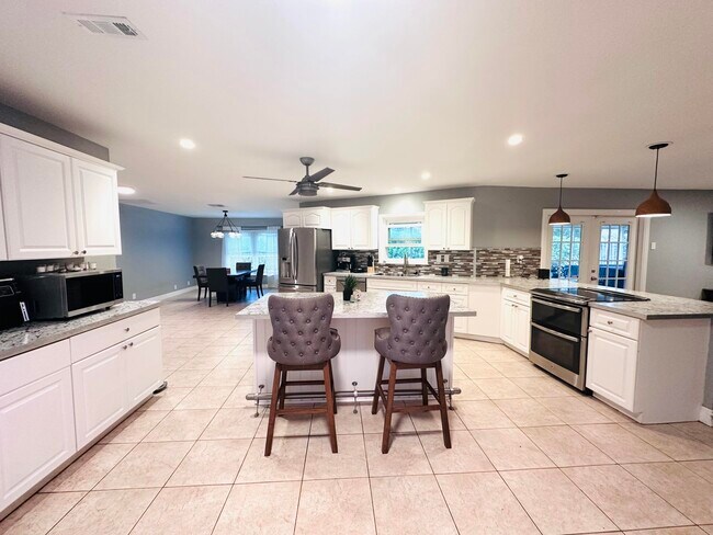 Photo - 4540 Mathis St