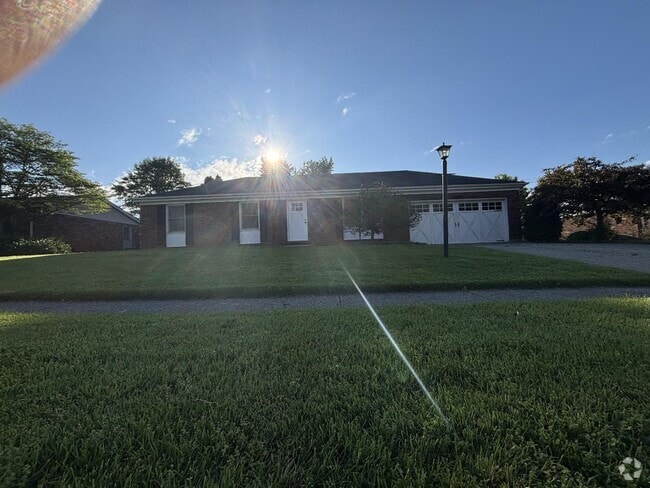 Building Photo - 2301 Oak Park Dr Rental
