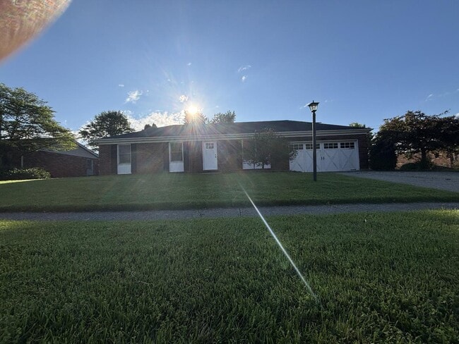 Building Photo - 2301 Oak Park Dr Rental