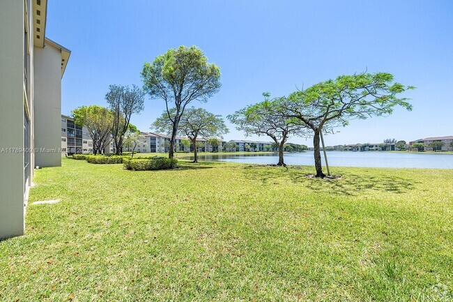 Building Photo - 550 SW 138th Ave Unit 206K Rental