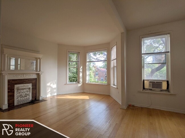 Building Photo - 2909 N Mildred Unit 854-1