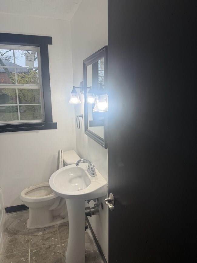 Photo - 1465 W 7th Ave Unit A