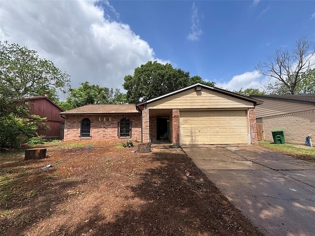 Building Photo - 16114 Lazy Ridge Rd