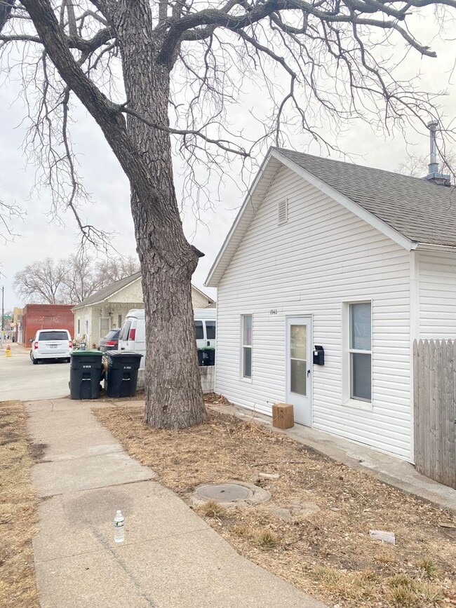 Building Photo - ZIGZAG, LLC:[TRAN][ZIGZAC][KT][CAG] 1942 S 16 ST Unit 1