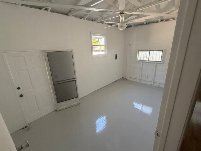 Photo - 118 Breeze Ave