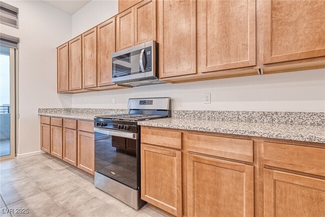 Building Photo - 643 Grey Saker St