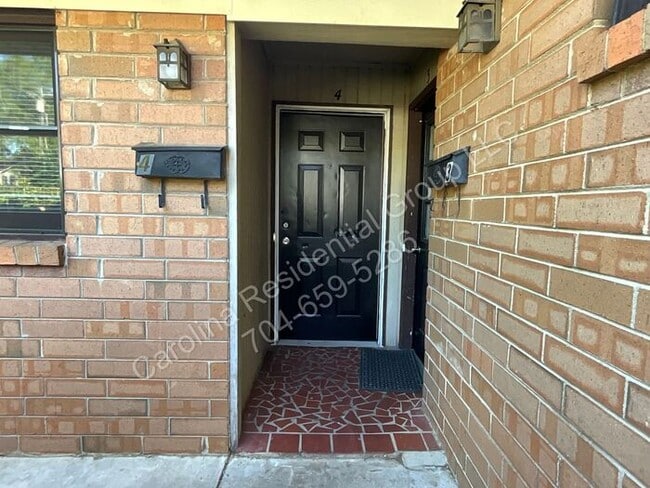 Photo - 322 E Sumter St