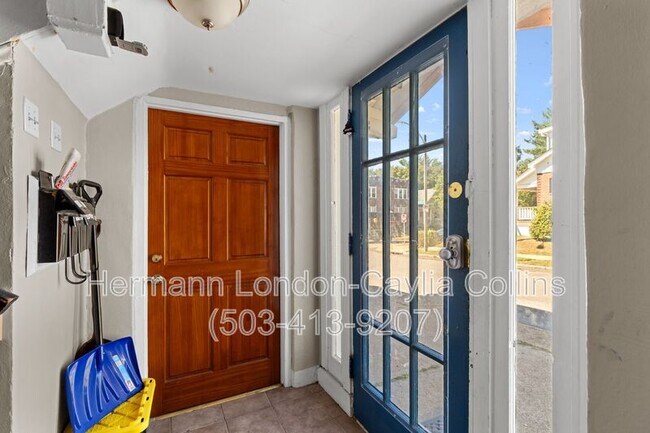 6918 Moellenhoff St