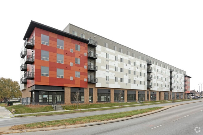 Building - Square at 48