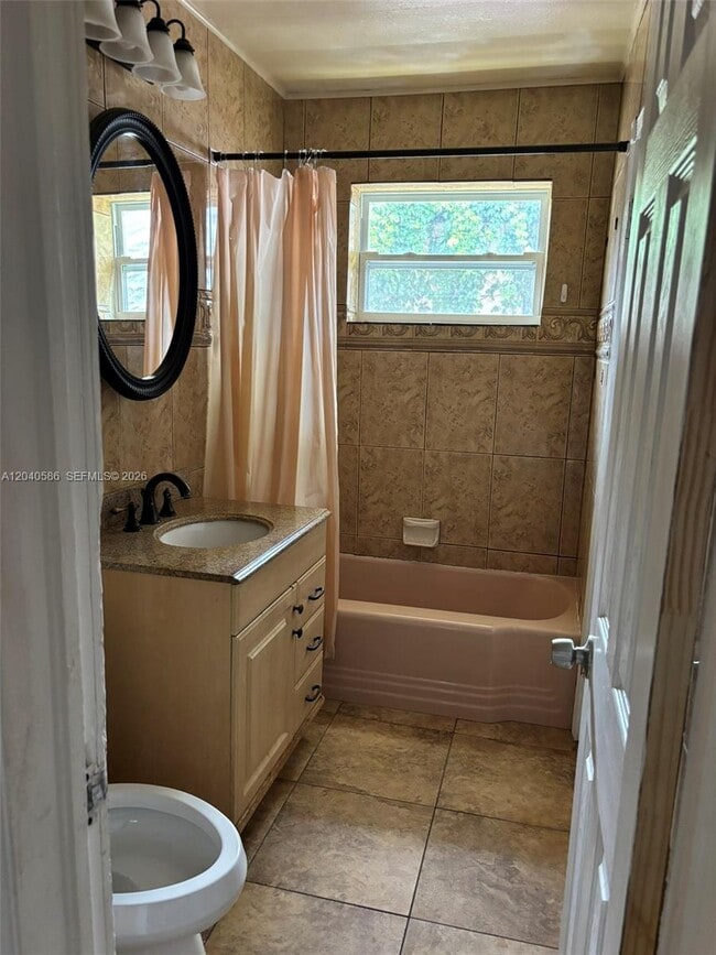 Photo - 1905 NW 57th St