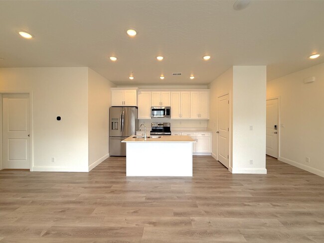 Photo - Desert Color Condo 3 bd, 2 bt, 1 Car Garage