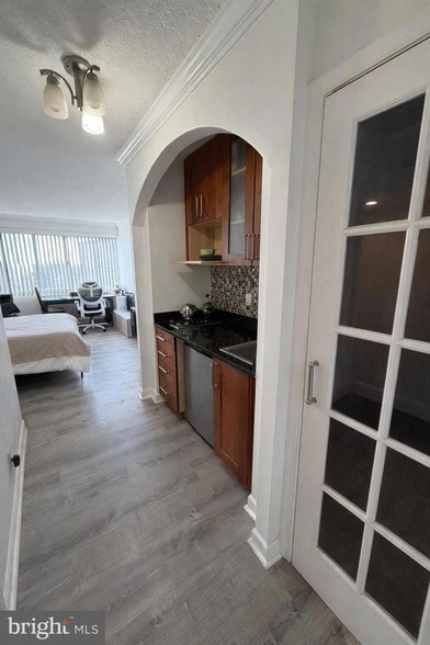 Photo - 5500 Friendship Blvd