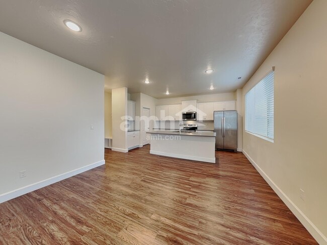 Photo - 954 N Barkvine Ave