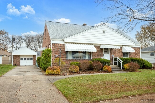 Building Photo - 685 Barrally St