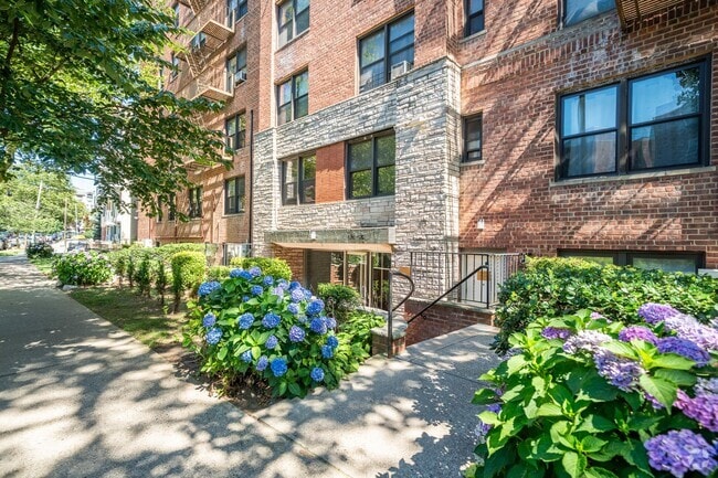 Building Photo - 141-30 84th Rd Unit 4F Rental