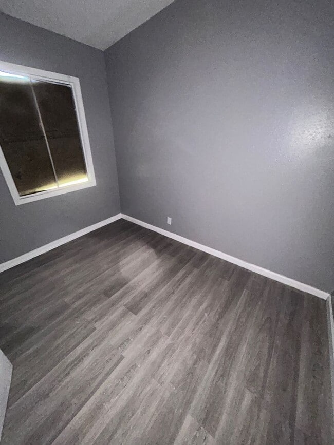 Photo - LIMITED TIME**NO APPLICATION FEE**1/2 OFF DEPOSIT**