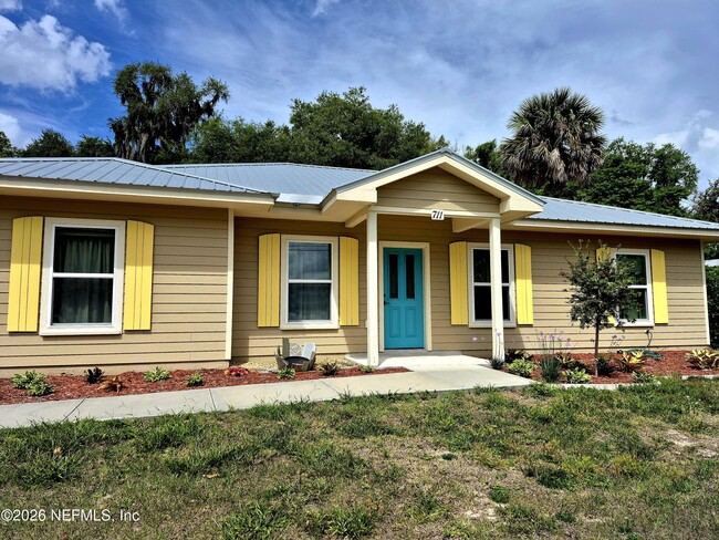 Building Photo - 711 N Park St