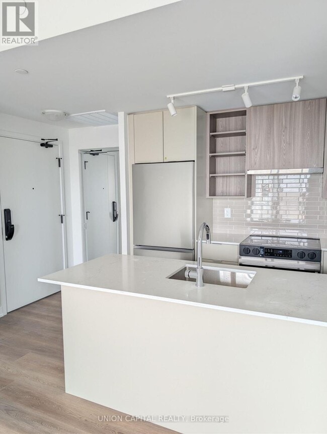 Photo - 2075 Lakeshore Rd. Unit 801