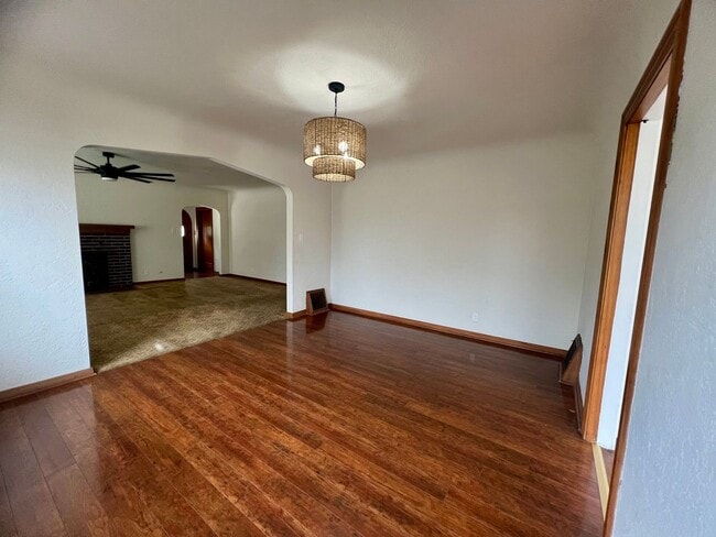 Photo - *** JUST REDUCED & MOVE- IN SPECIAL *** 3 Bedroom, 2 Bathroom charming Craftsman Style Home nestl...