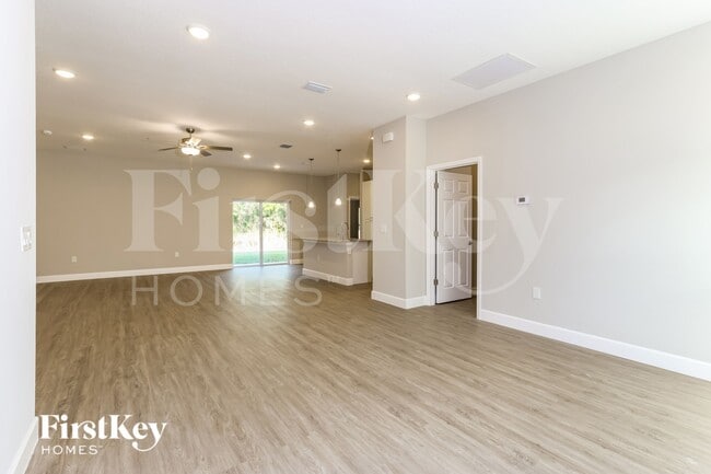 Photo - 459 4 Winds St SW