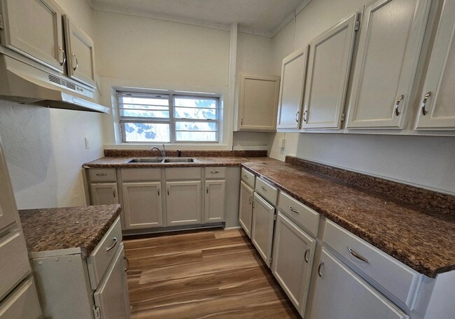 Photo - 709/711 W 44th St Unit 709