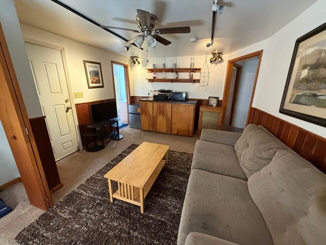 Photo - 18 S Marion Ave Unit 1 Bedroom Apartment in Ve