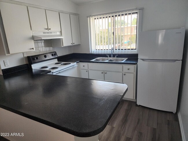 Photo - 4301 N 24th St Unidad 2