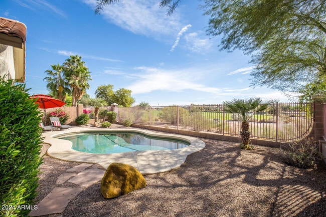 Photo - 3725 E Meadowview Dr