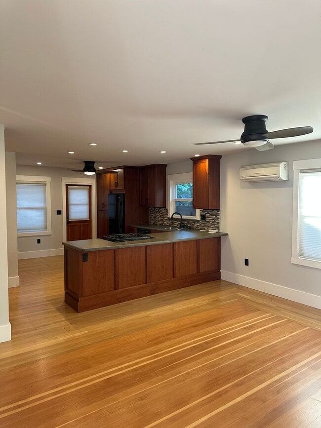 Photo - Charming 2 bedroom 1 bath house in McDonald area w/ ALL utilities included!!