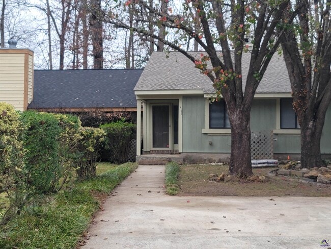 Photo - 211 Somerset Dr House