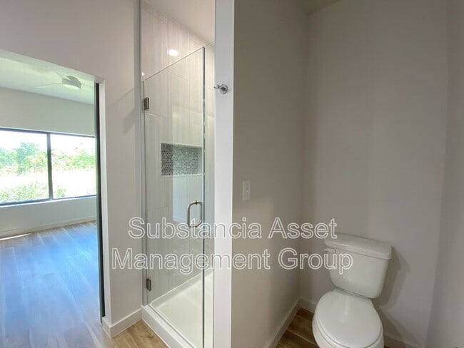 Photo - 1683 Midtown Pl