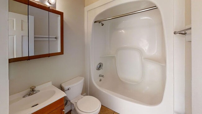 Photo - 1372 Indianola Ave