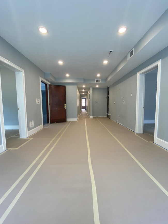 Building Photo - 186 Kelton St Unit 2 Rental