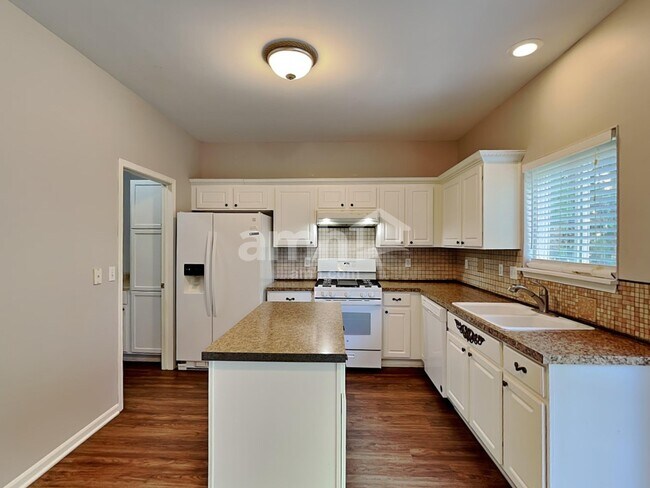 Photo - 204 Stearn Dr