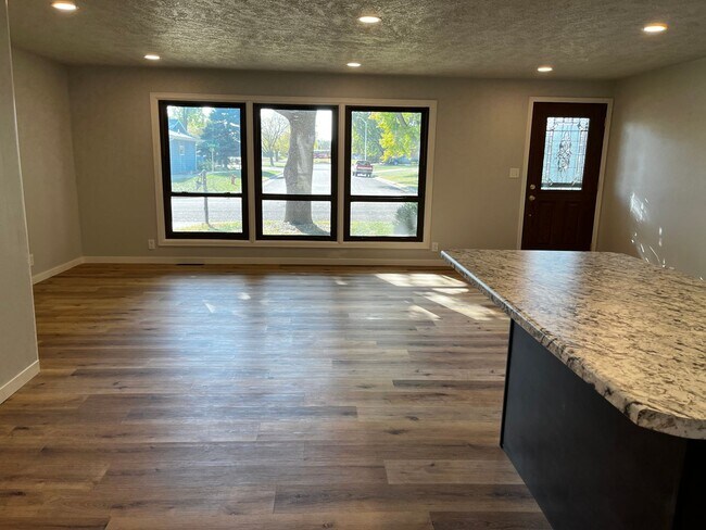 Photo - 3 Bed/1 Bath Ranch for rent in Brandon!