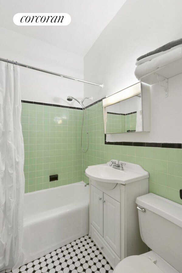 Photo - 50 East End Ave