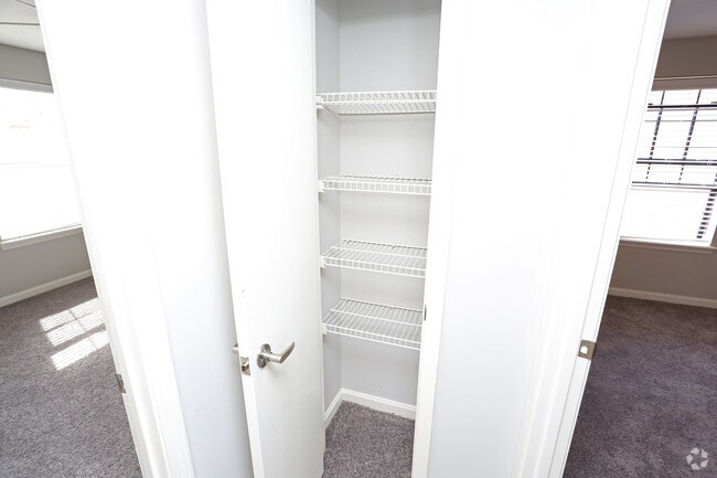 2BR, 2BA - 1,160 SF - Hallway Closet