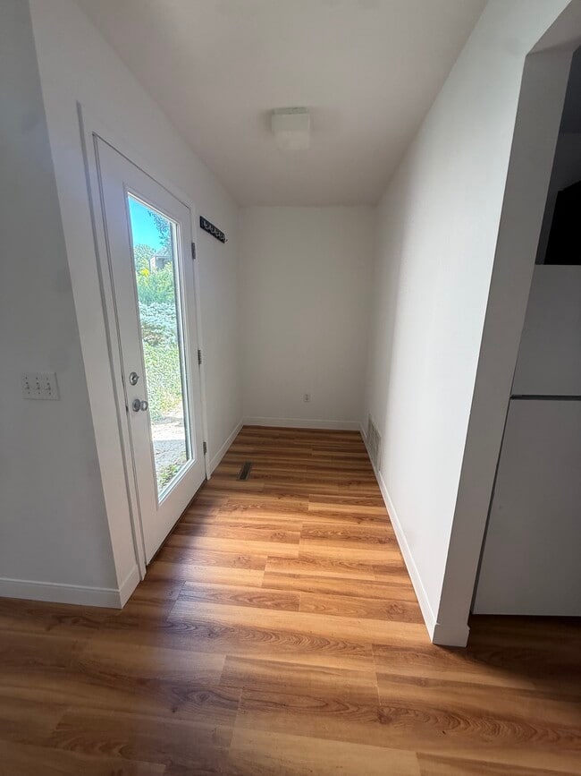 1047 Danby Rd