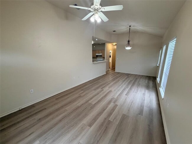 Photo - 508 Tablerock Cir