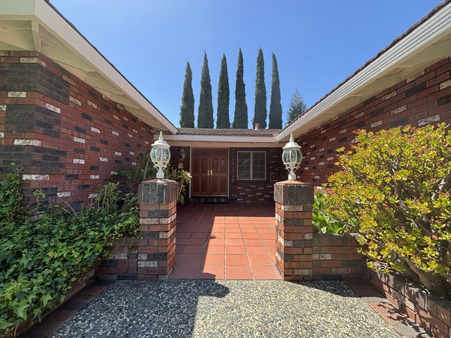 Photo - 6723 Altiplano Way