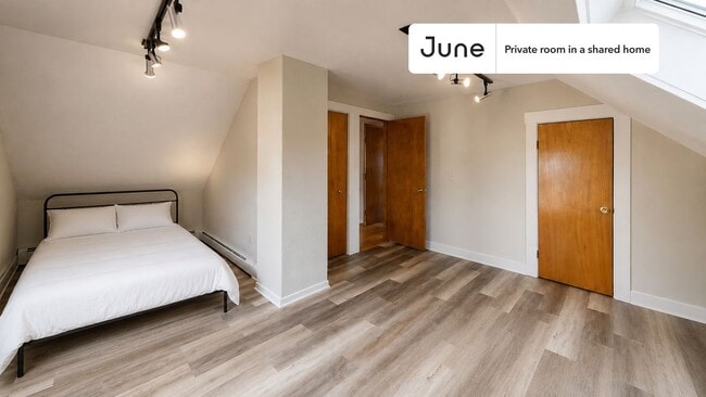 Building Photo - Room in Shared 2 bed/1 bath home in Somerville Unit A