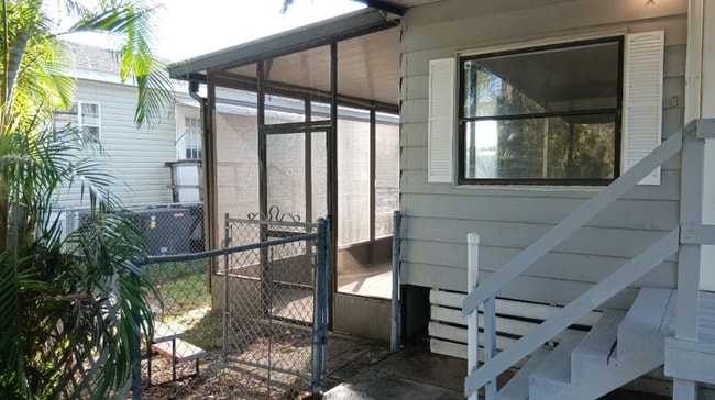 Photo - 1809 Cedar St