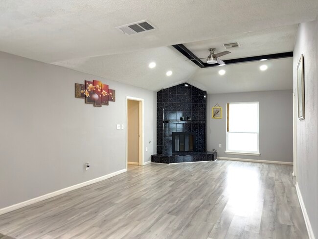 Photo - 6506 Briar Glade Dr