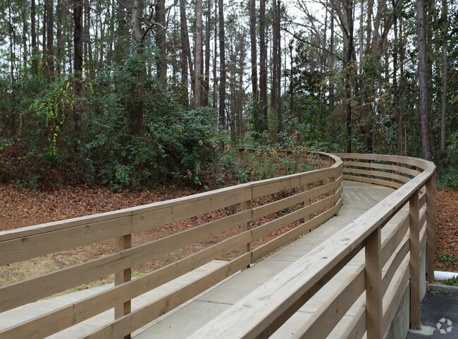 Photo - Amberwood Apartments