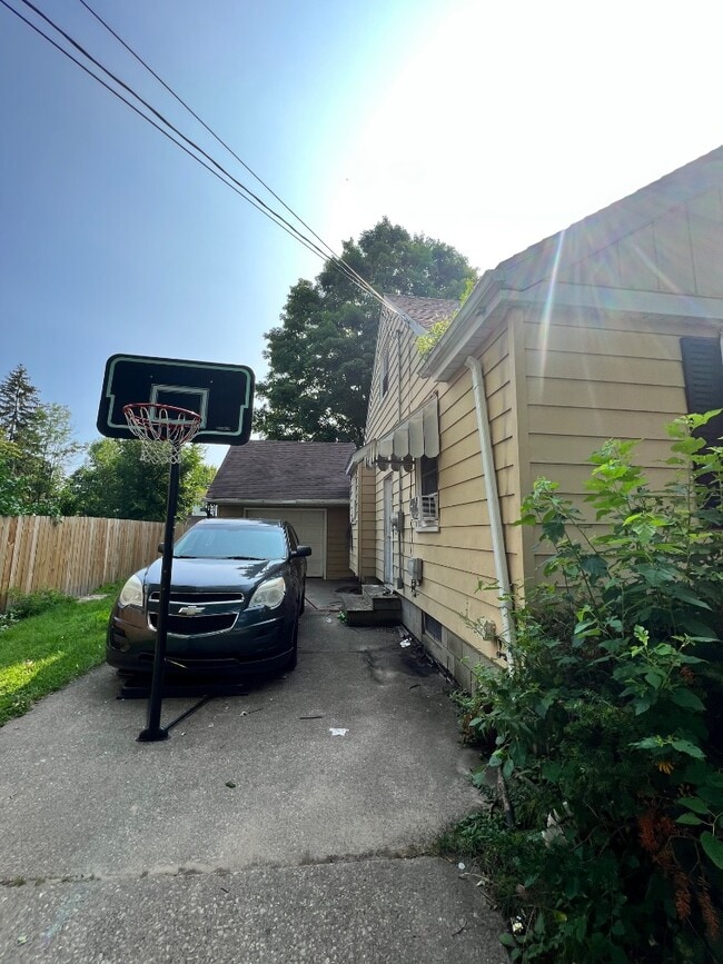 Photo - 3116 Mackinaw St