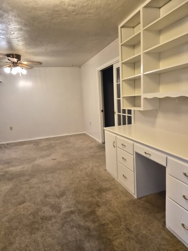 Photo - 1059 S Rupert Ave